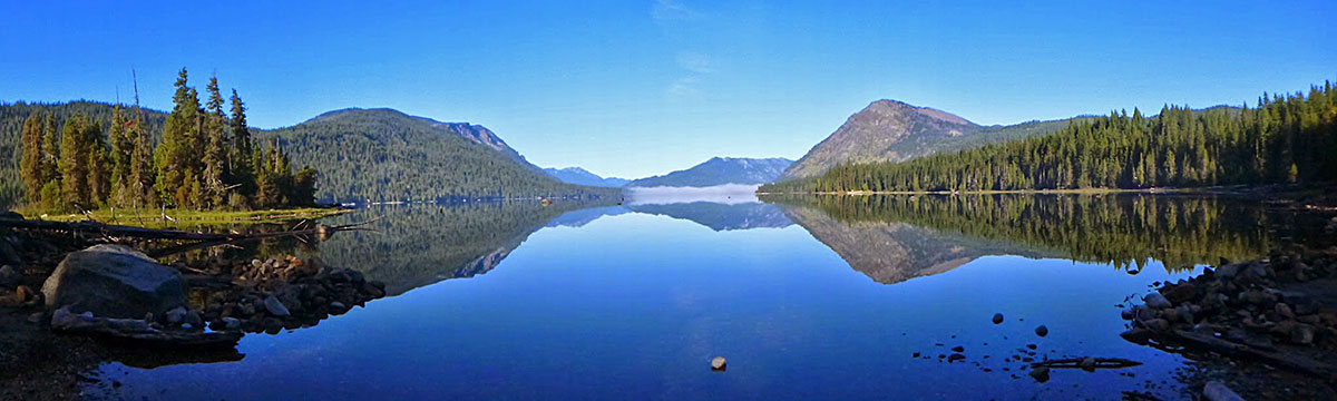 Lake Wenatchee reflects the Cascades 