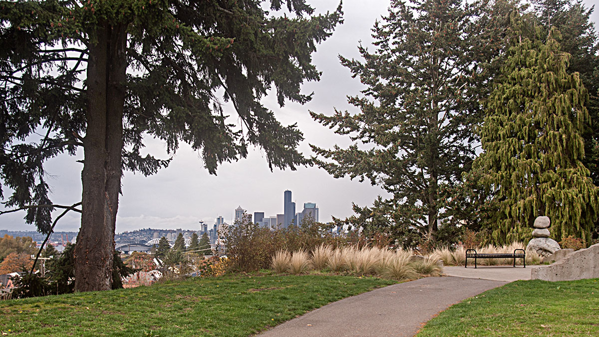 Nook with lovely views in the Northwest corner of Jefferson Park.