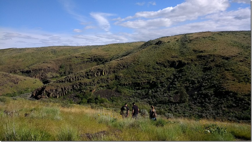 Cowiche Canyon winery hike trail