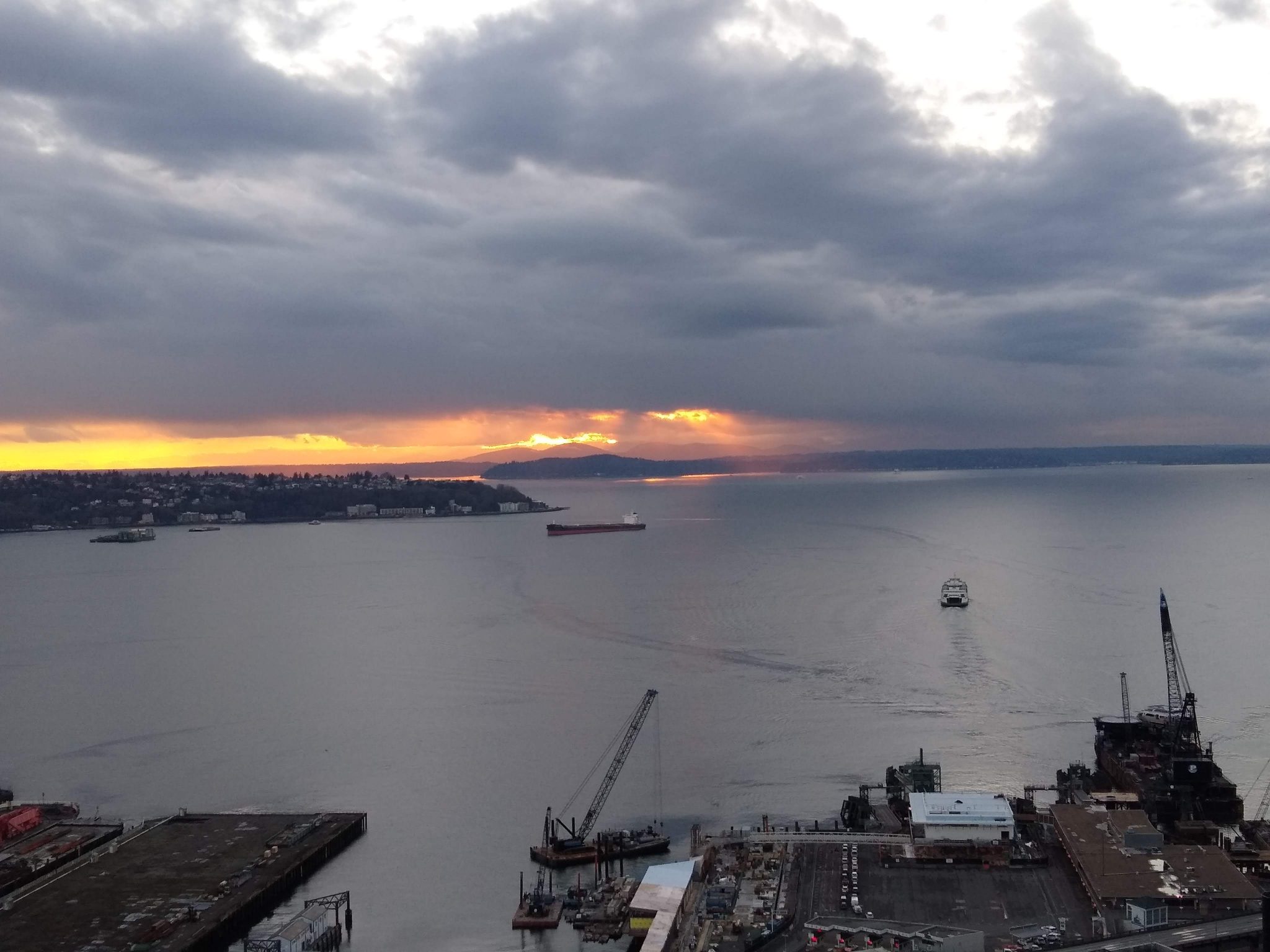 Waterfront and ships seen from above on a cloudy day