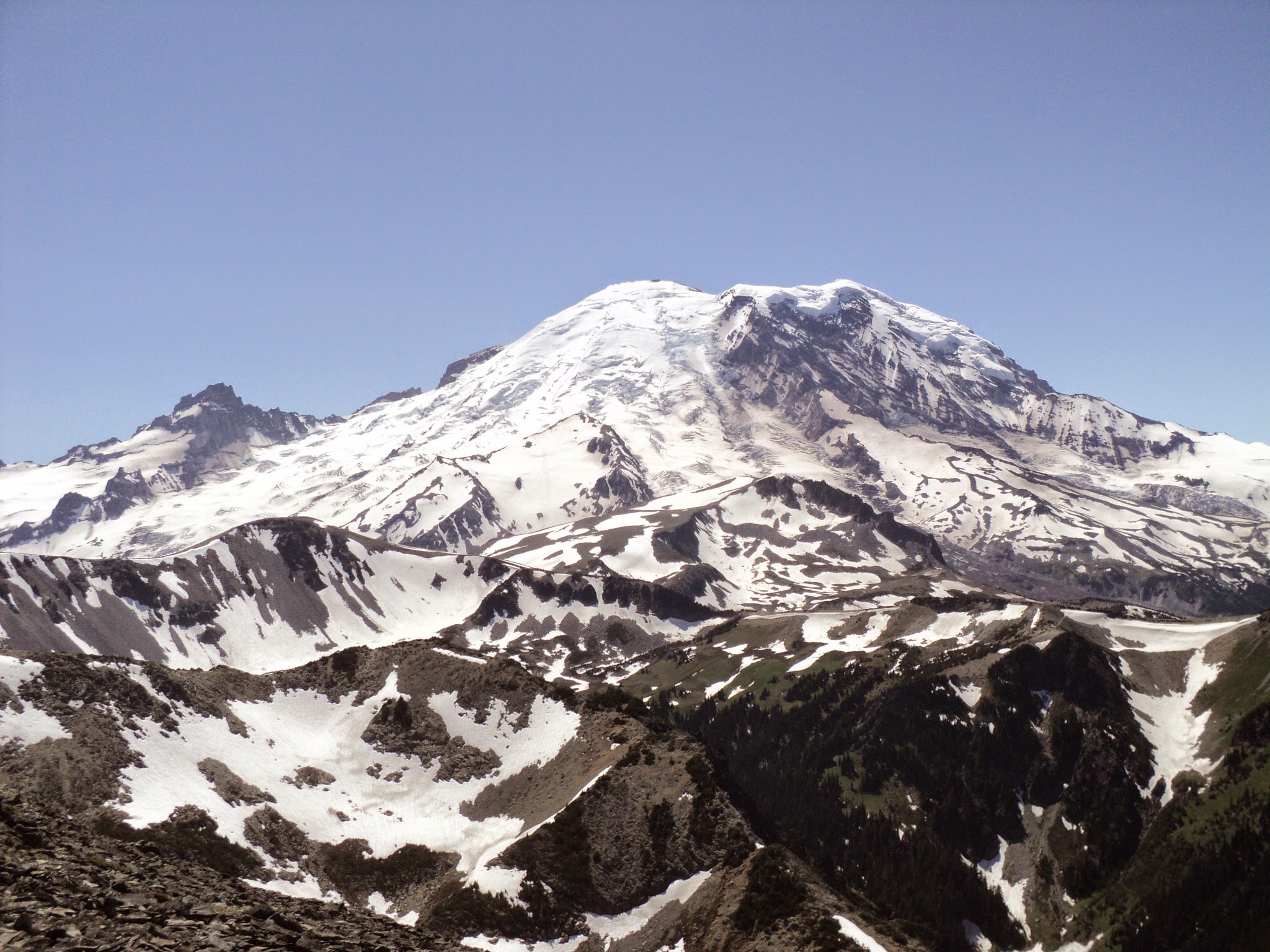 A view of Mt Rainier from the Mt Fremont hike on a clear day